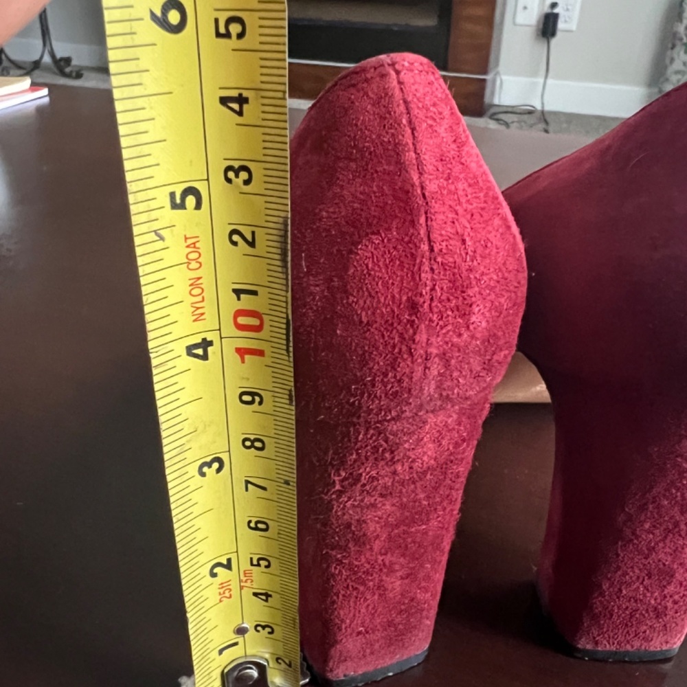 Salvatore Ferragamo, Size 7 B, red - Picture 8 of 11